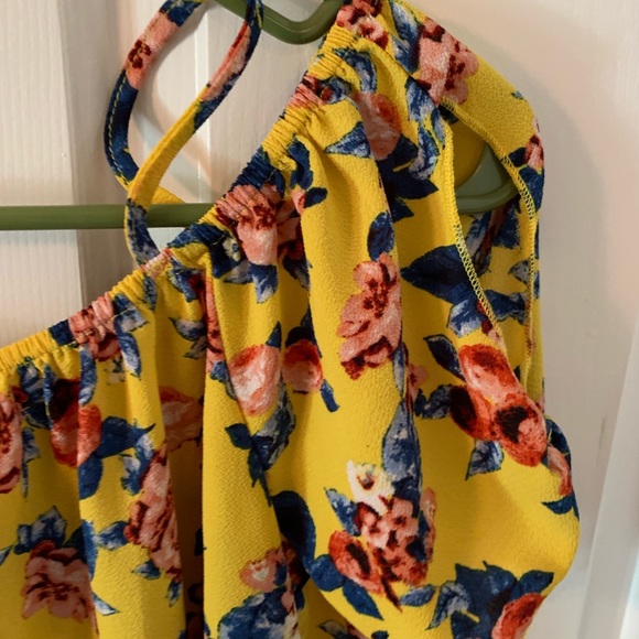 Paper crane cold shoulder blouse - Picture 2 of 3